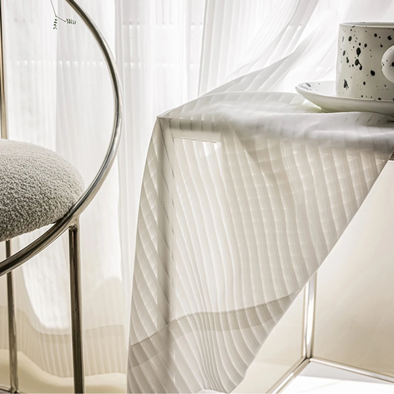 Rideau en voile blanc